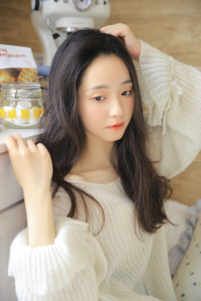 我靠美颜稳住天下小说